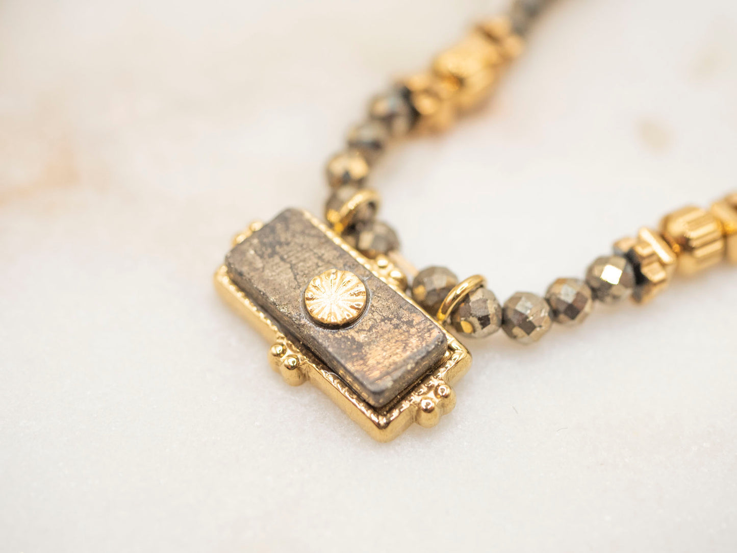 COLLIER SYLVIA GRIS