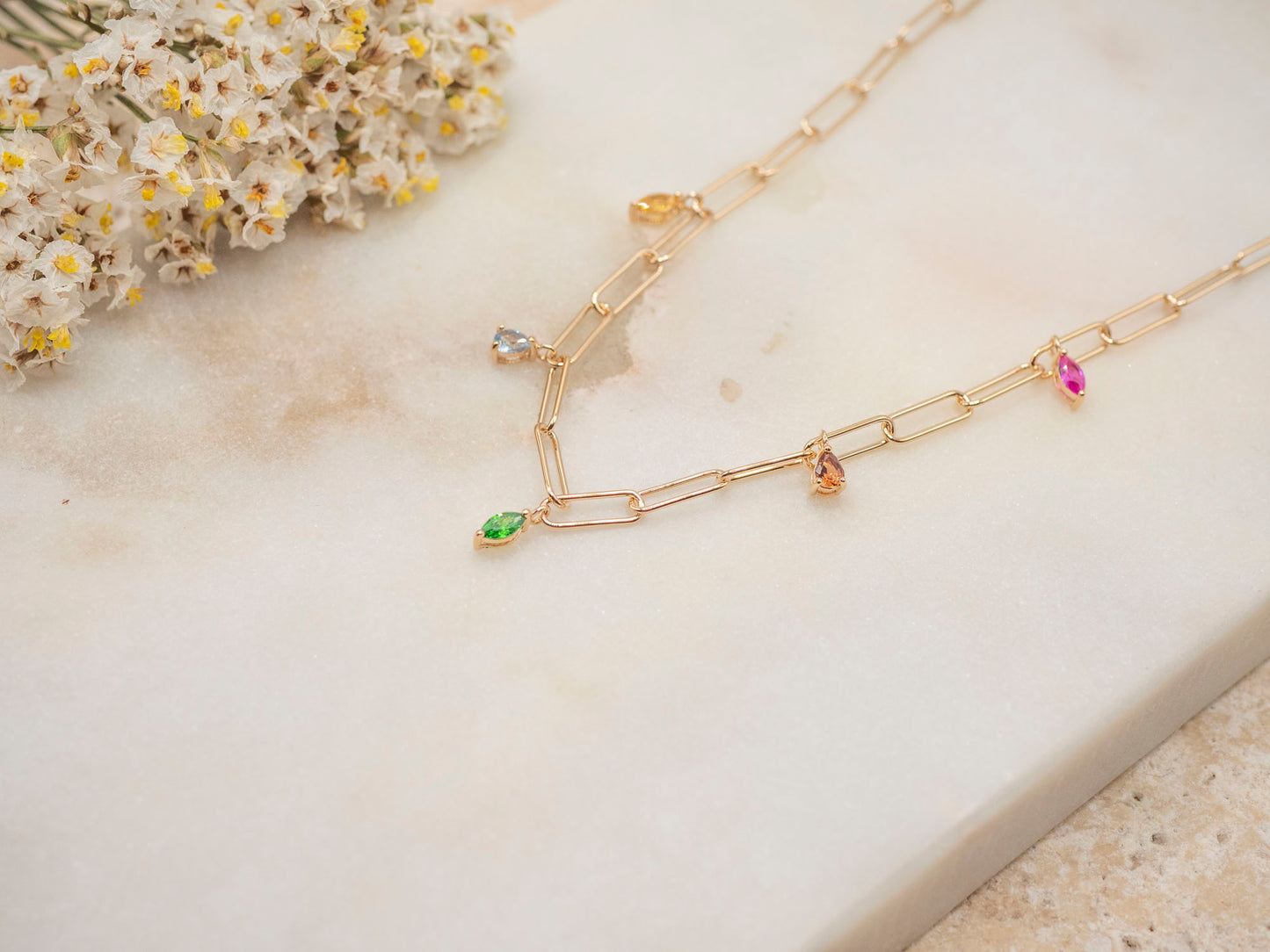COLLIER LEINA
