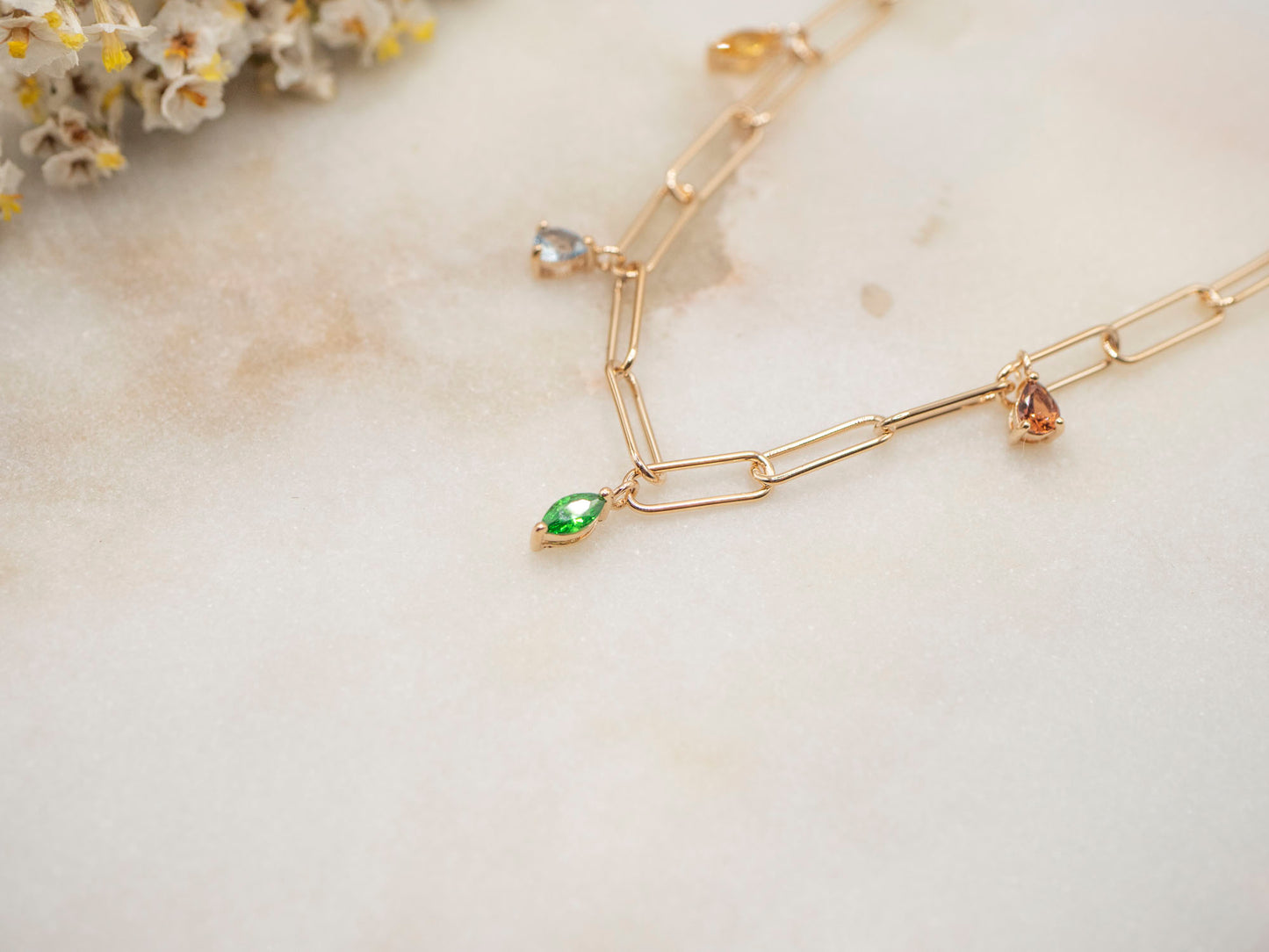 COLLIER LEINA