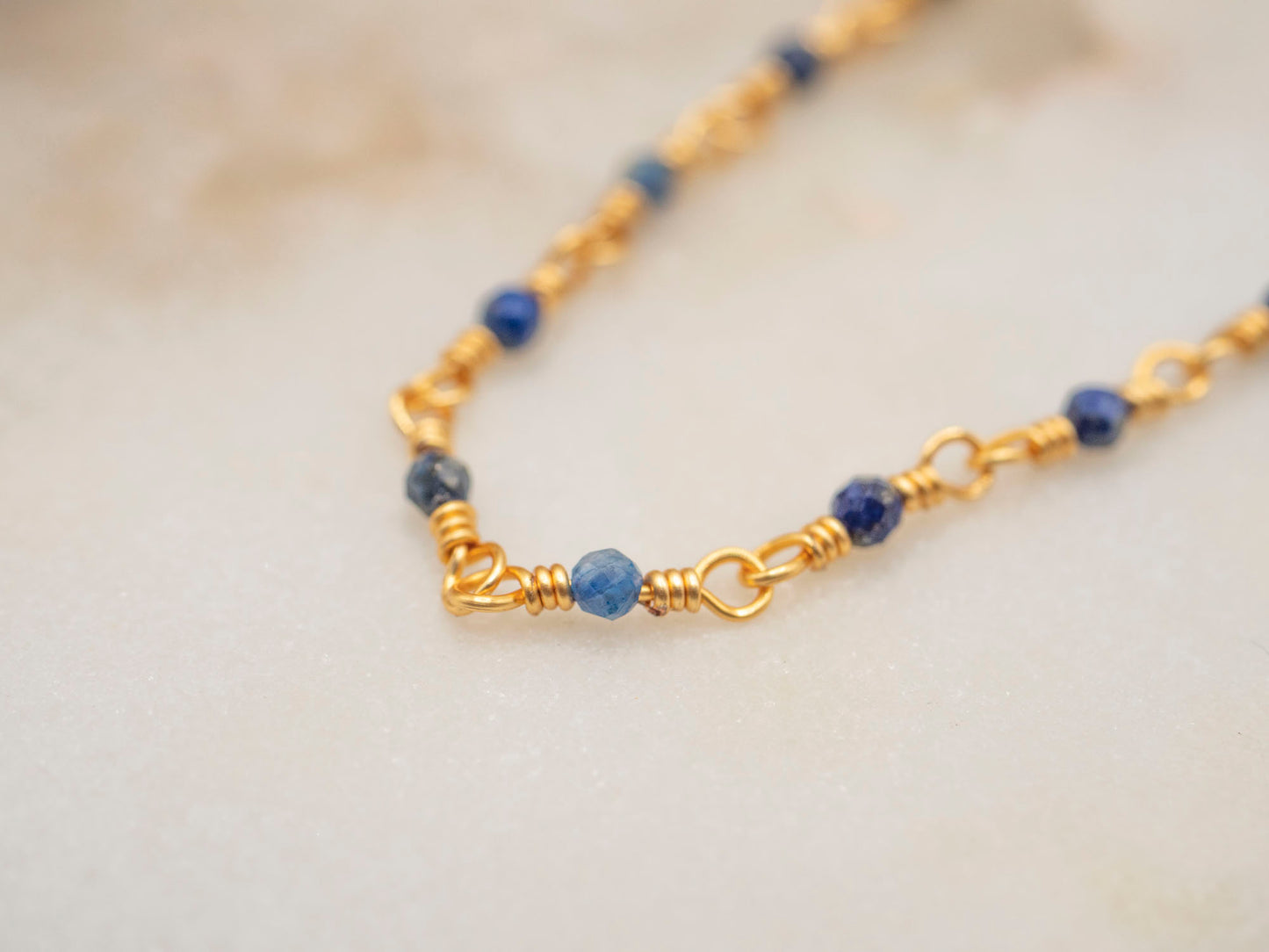COLLIER LILA BLEU