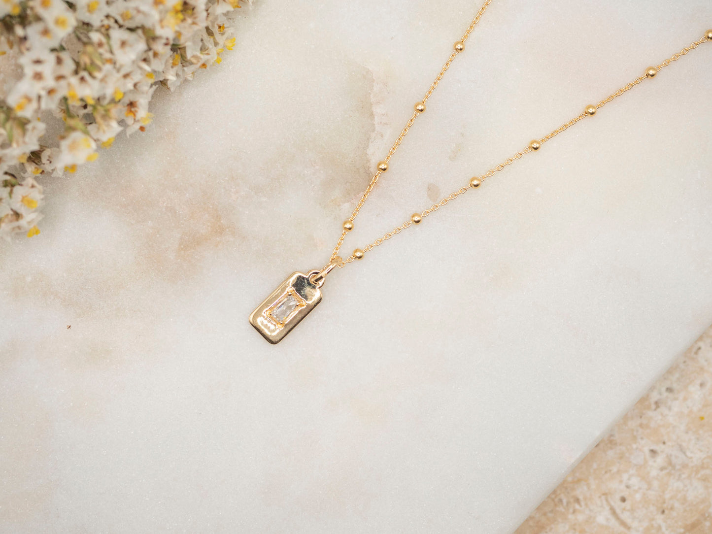 COLLIER MONA