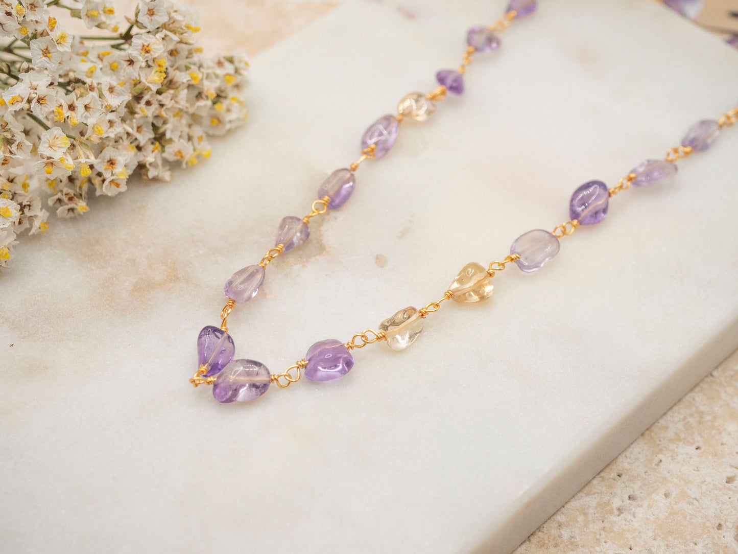 COLLIER MONA