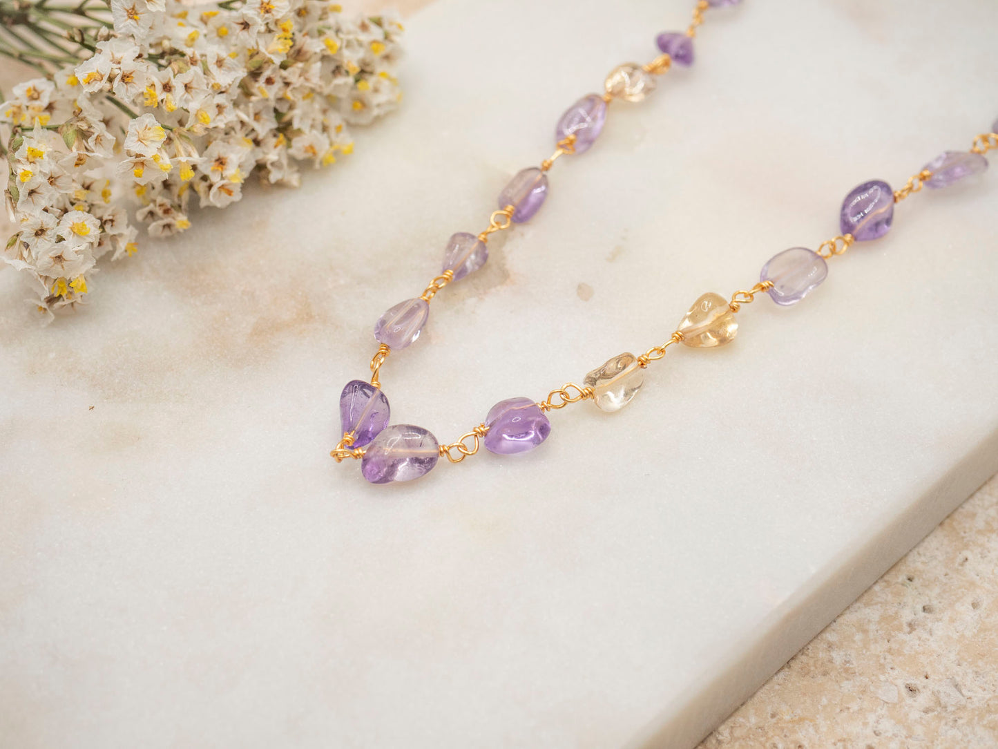 COLLIER MONA
