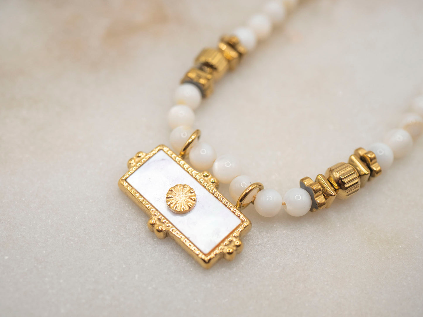 COLLIER SYLVIA BLANC