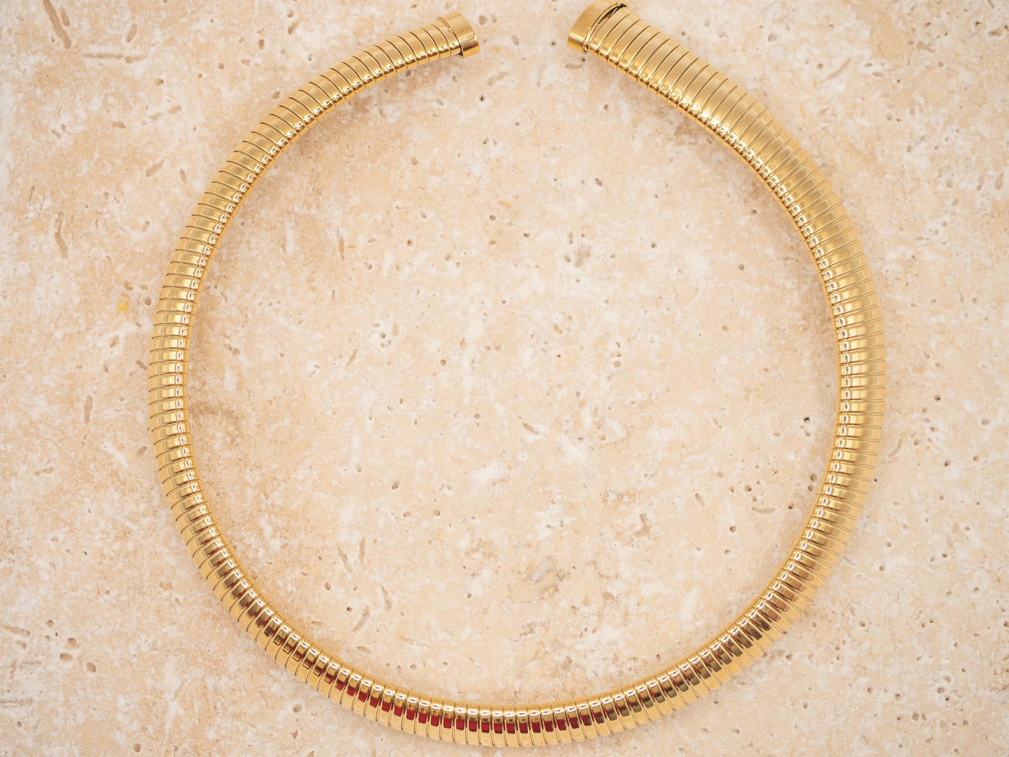 COLLIER NORA