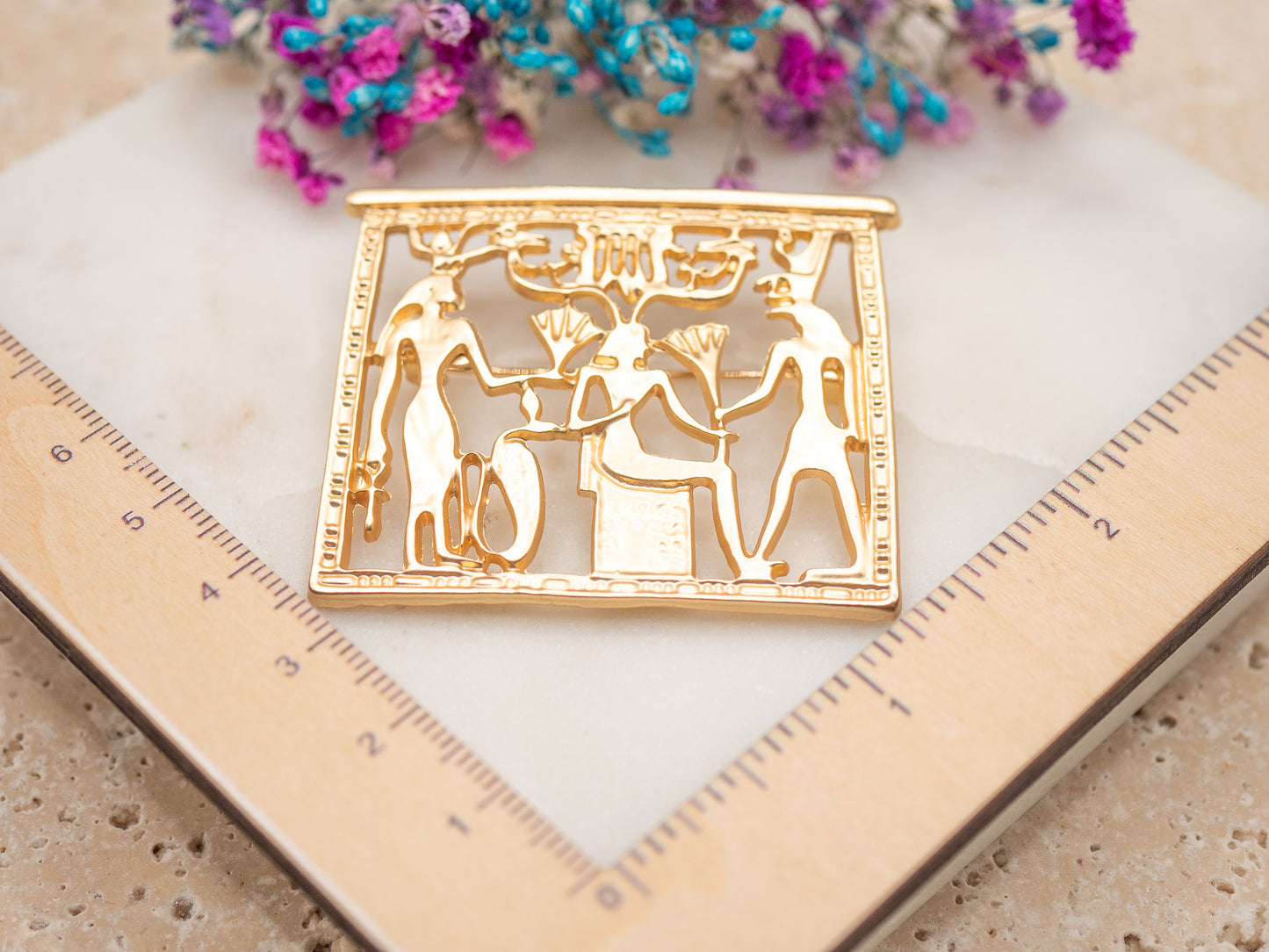 Broche Fresque Dorée