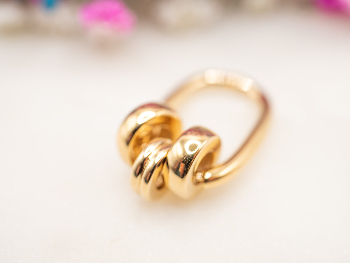 Boucle d'oreille unique Étreinte Virena
