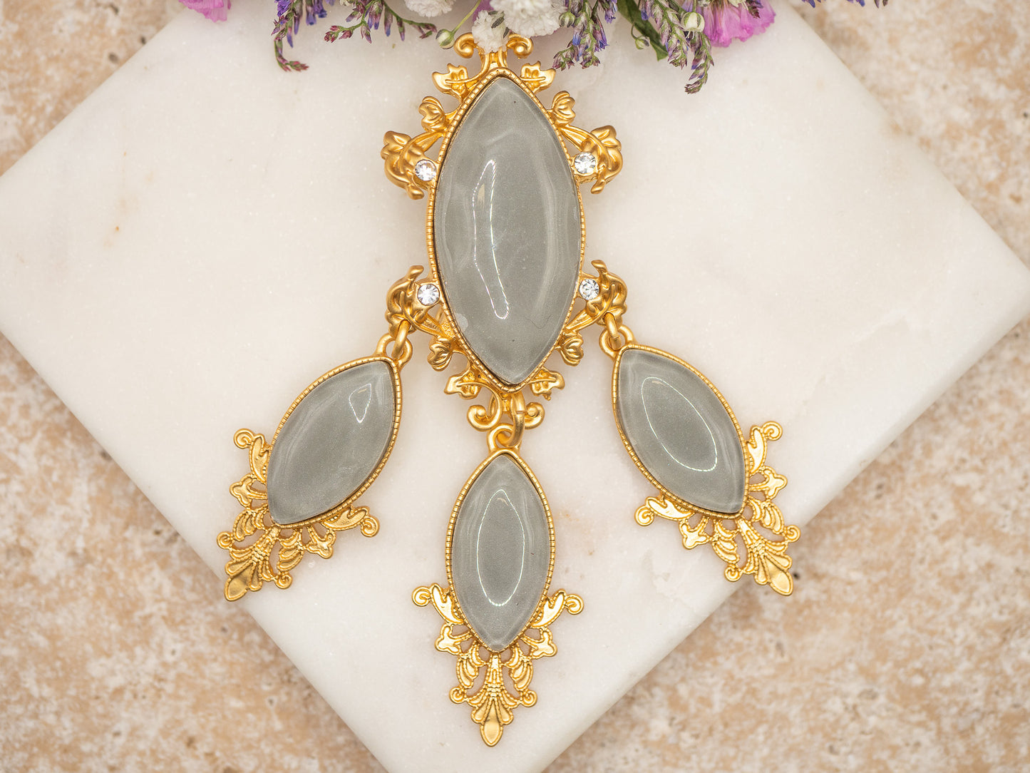 Broche Monarch
