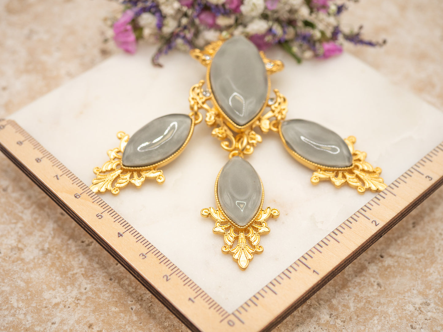 Broche Monarch