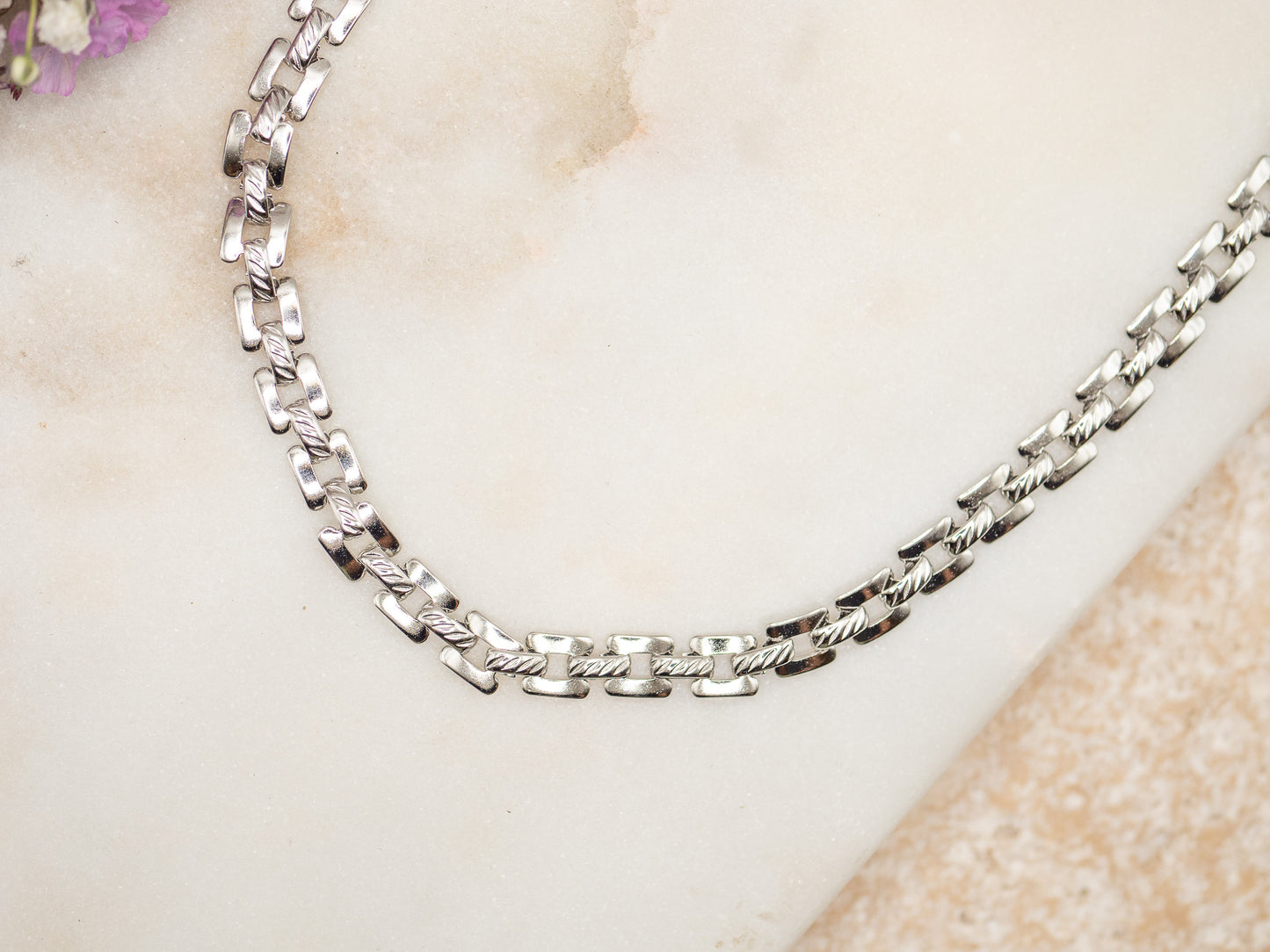 COLLIER JAGGER