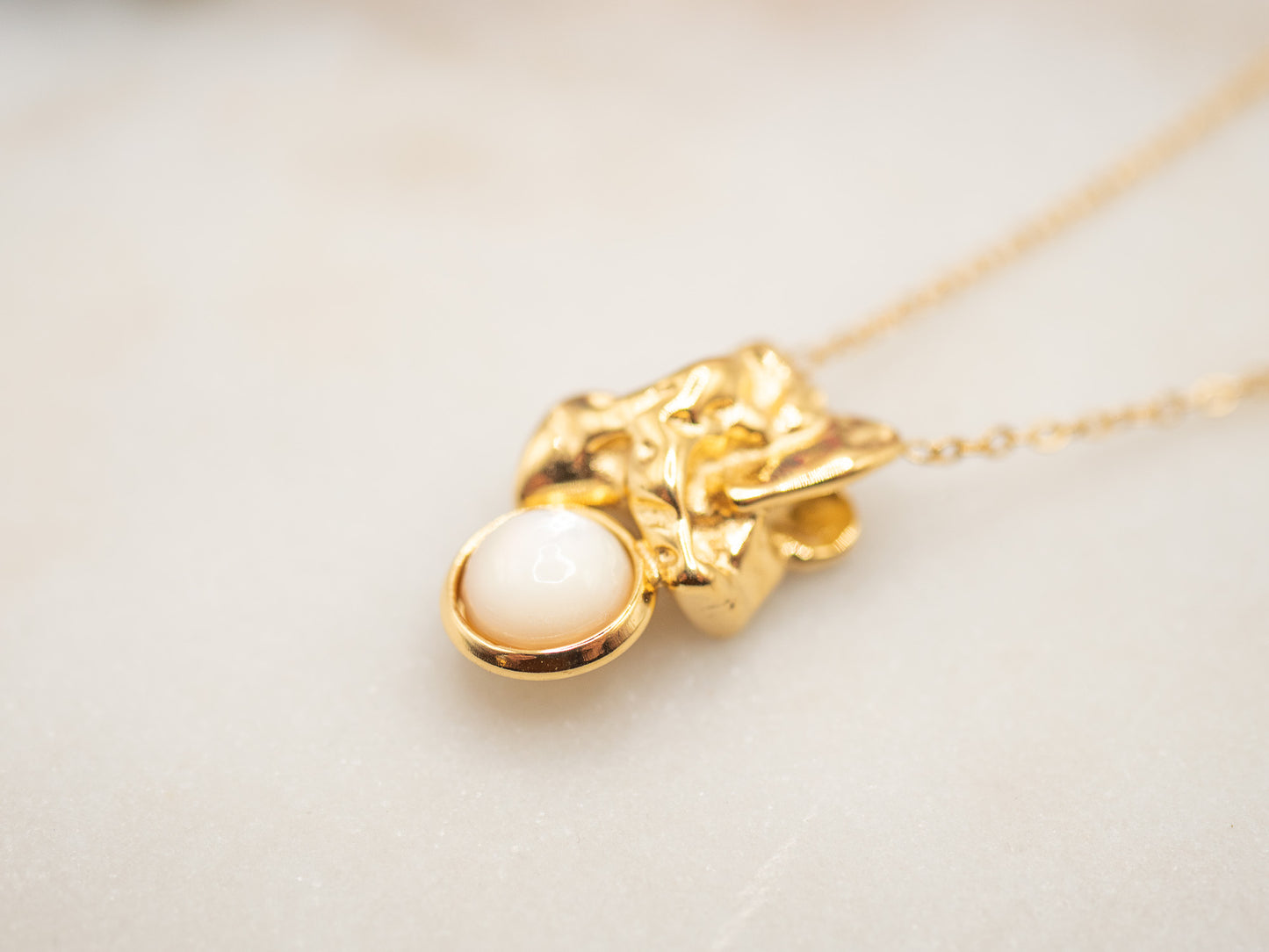 Collier Nundo