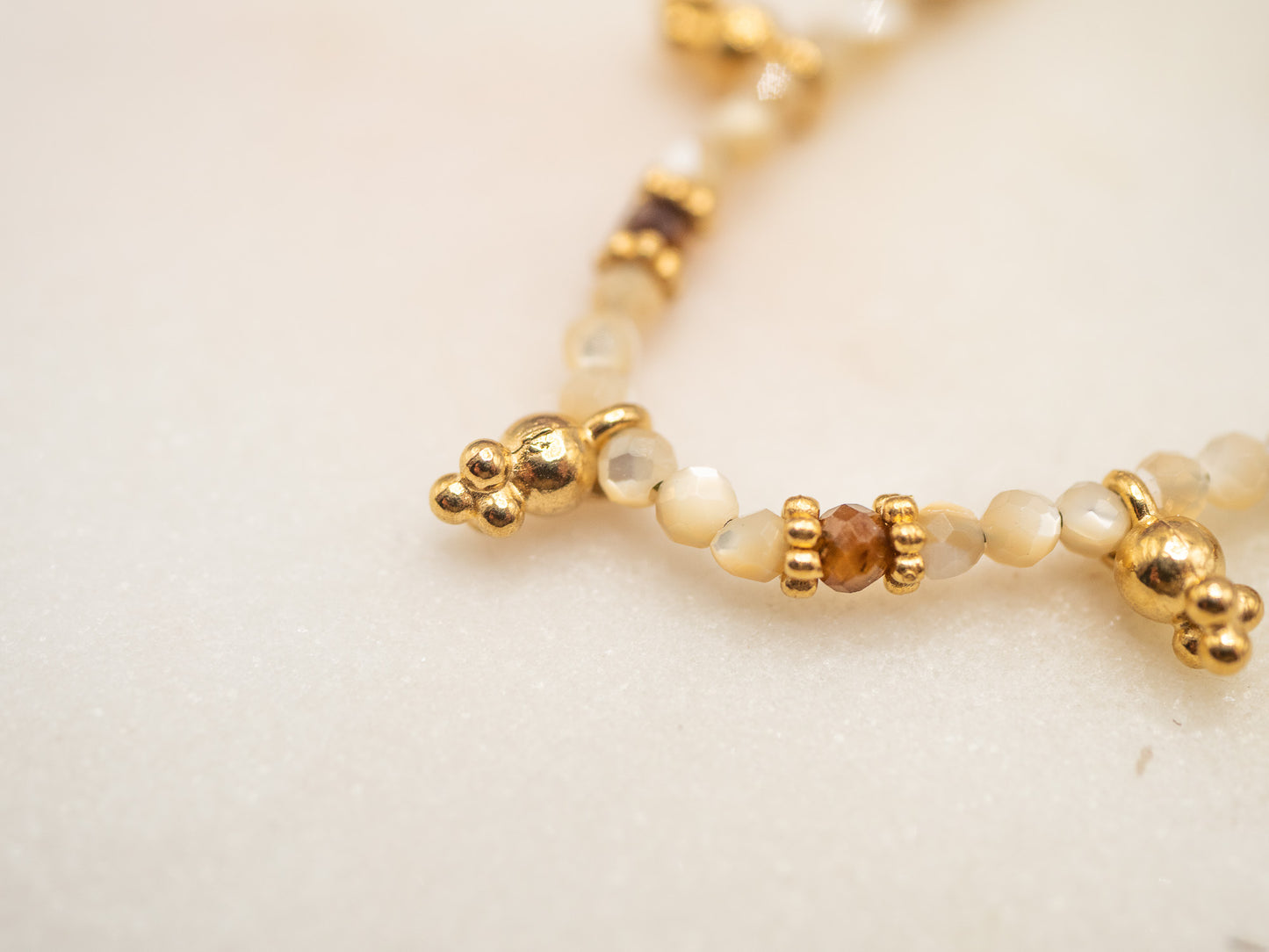 Collier Snow Biscuit