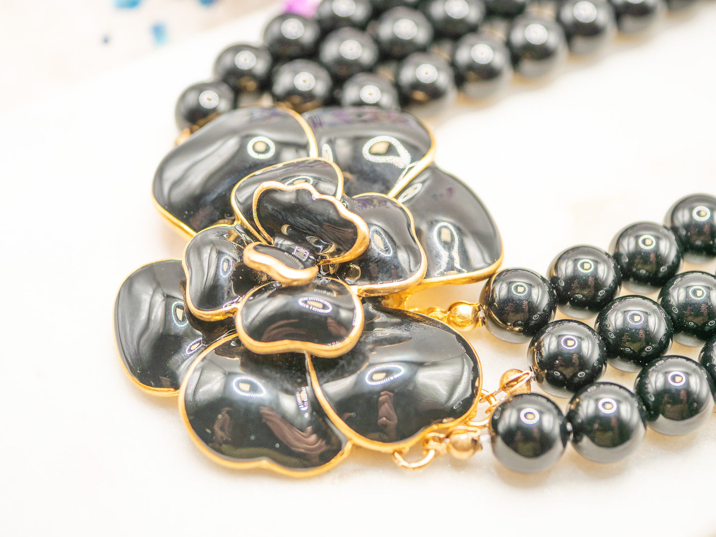 Collier Midnight Camellia