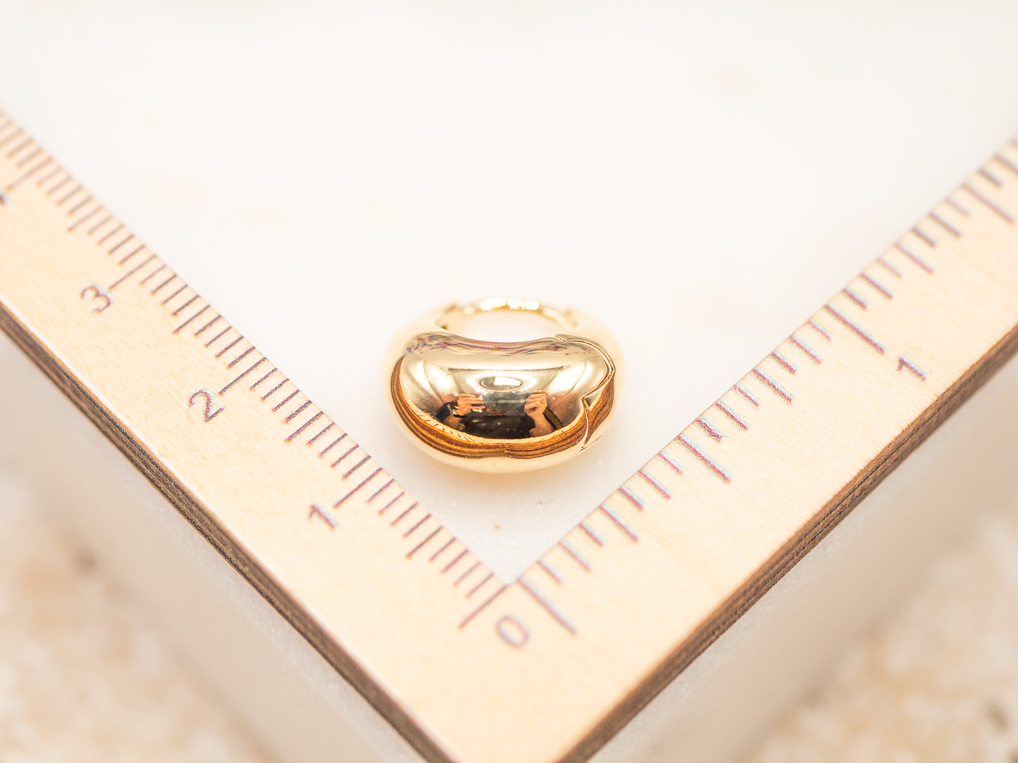 Boucle d'oreille unique Goldie Drop