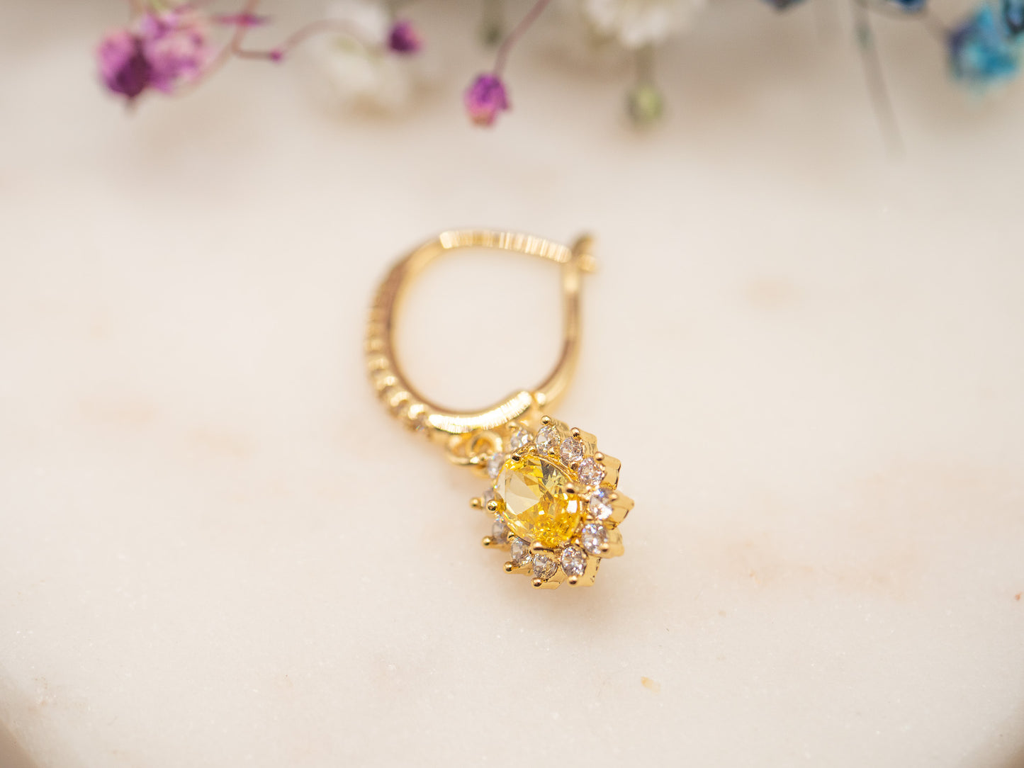 Boucle d'oreille unique Daffodil