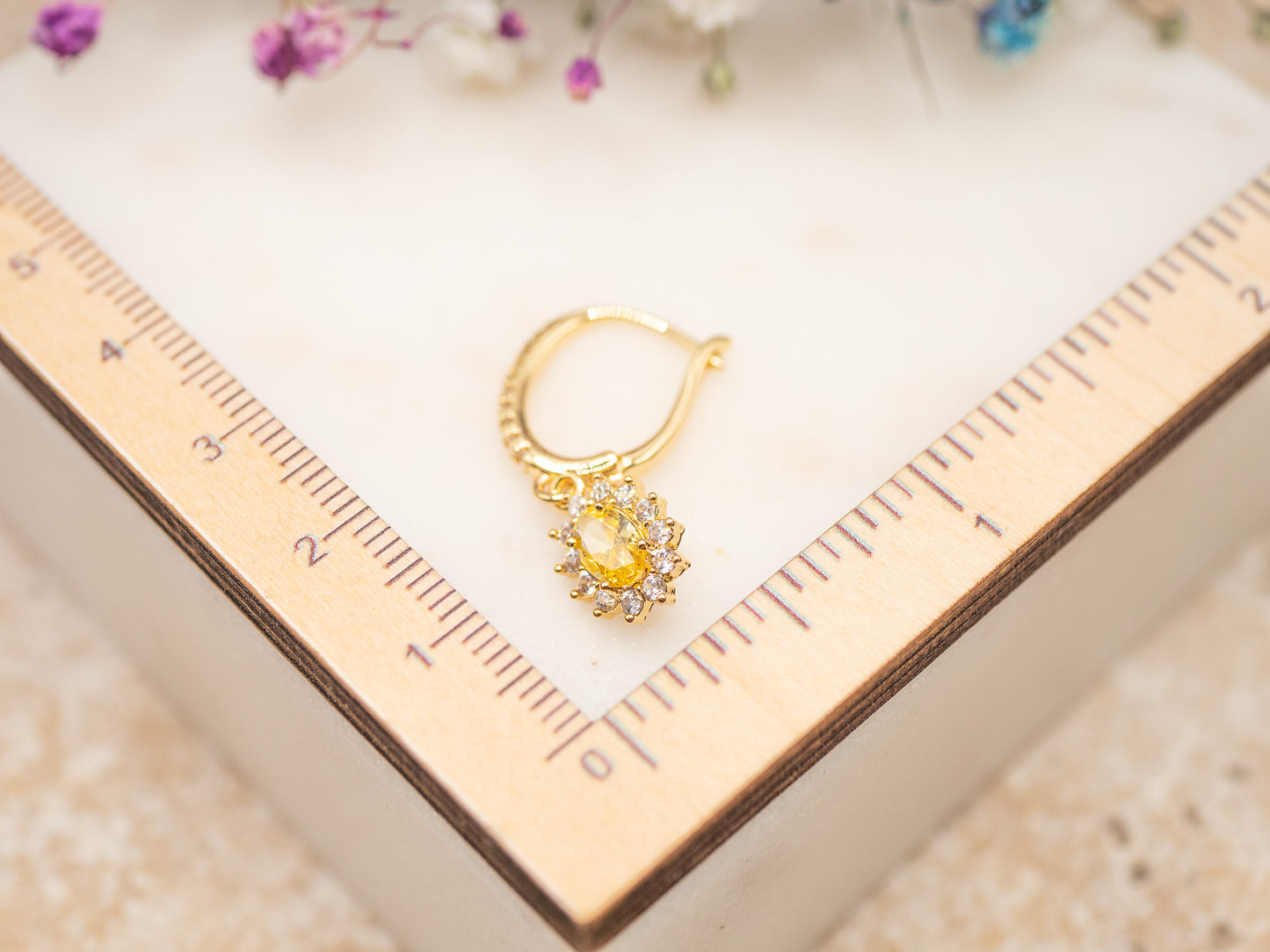 Boucle d'oreille unique Daffodil