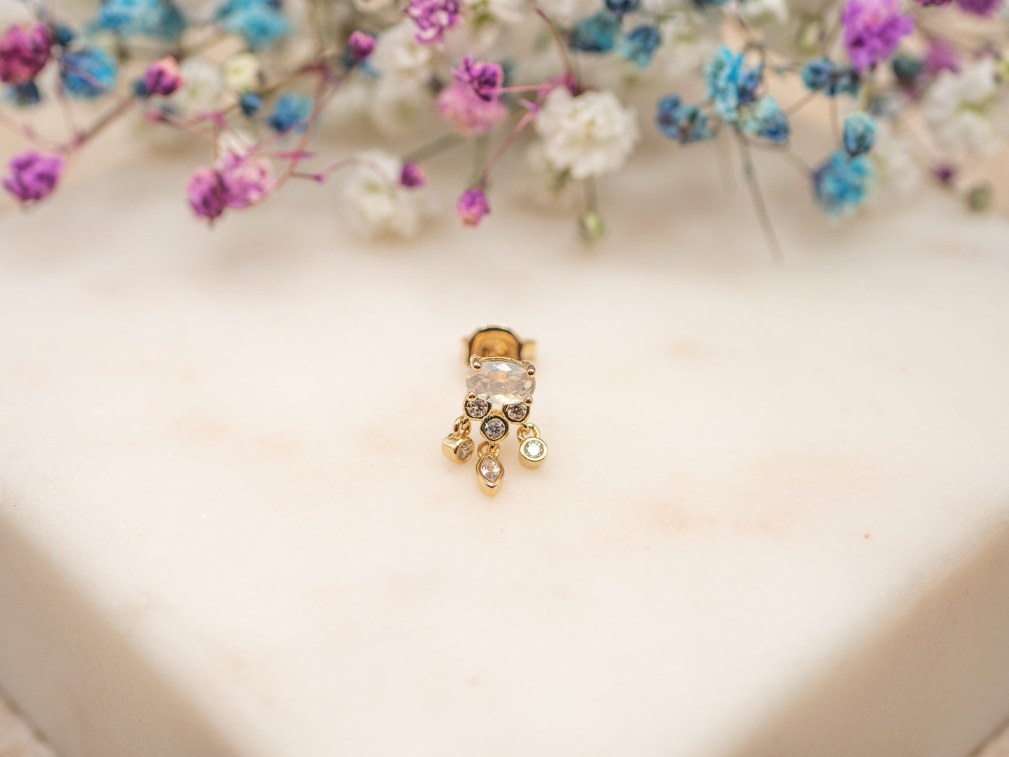 Boucle d'oreille unique Moonshire Whisper