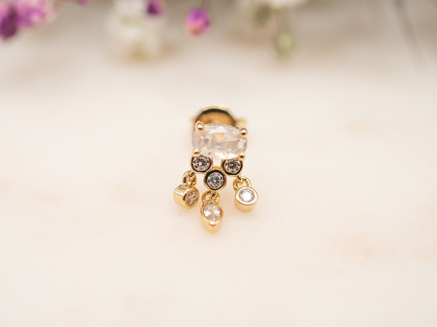 Boucle d'oreille unique Moonshire Whisper