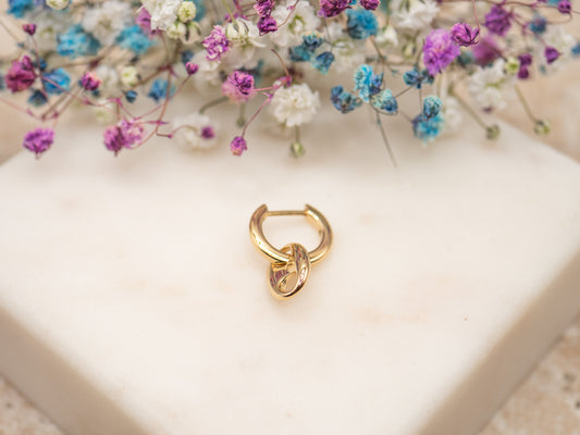 Boucle d'oreille unique Windsor knot