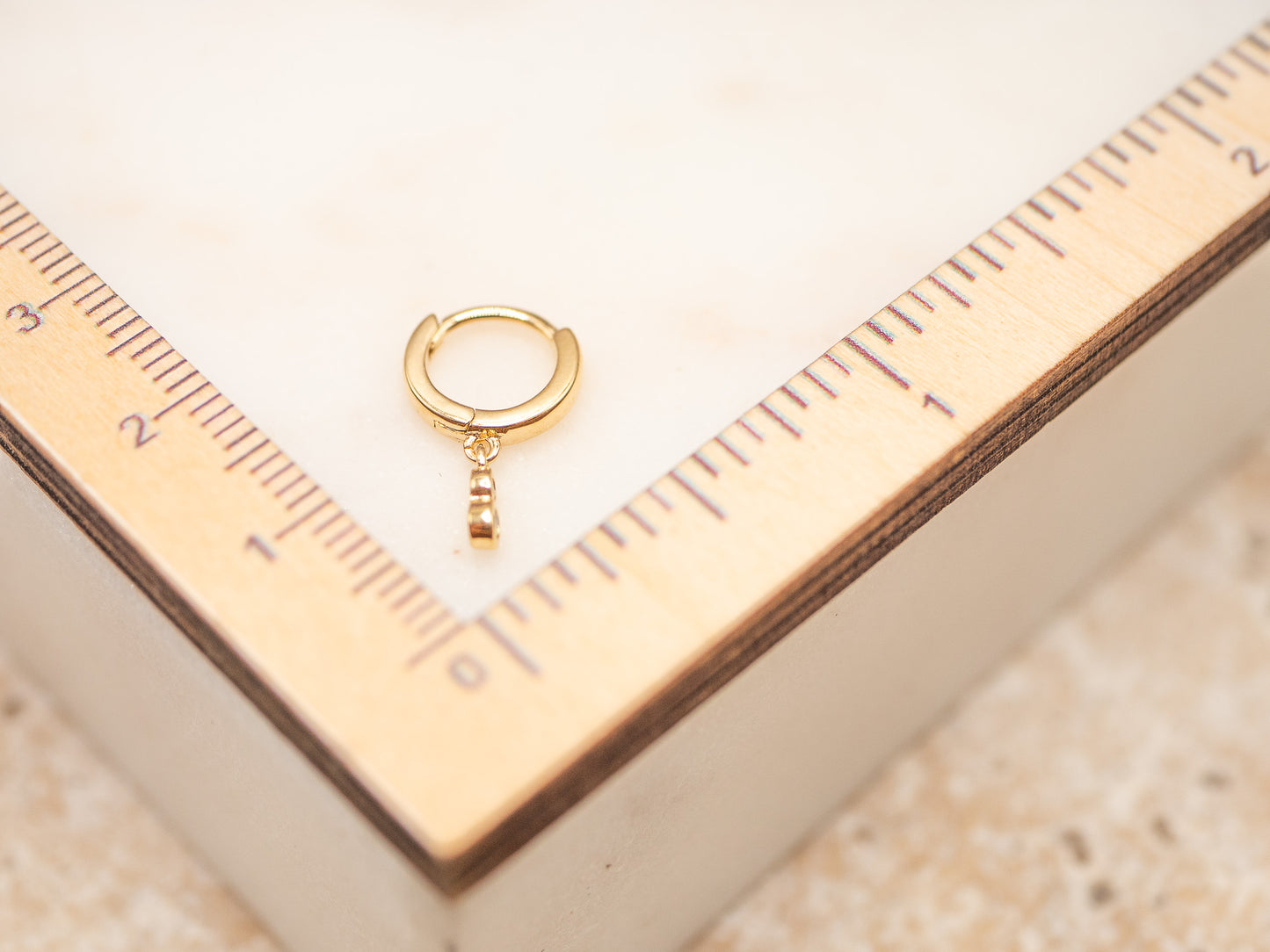 Boucle d'oreille unique Glow