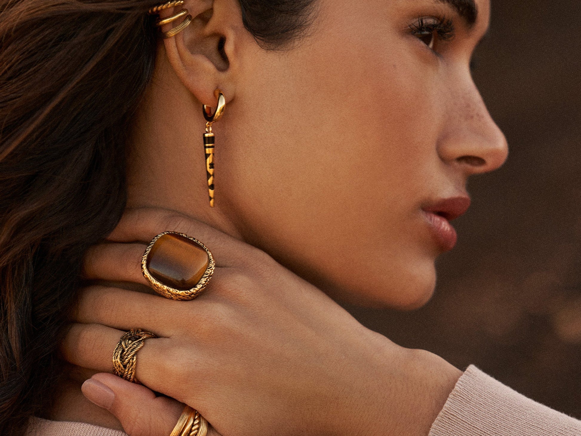 Bijou d'oreille Letaba porté - Aurélie Bidermann