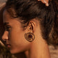 Boucles d'oreilles Makoma spirales portées - Aurélie Bidermann